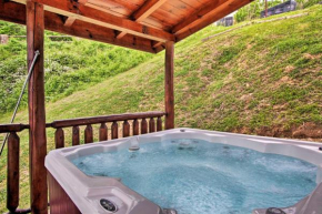 Expansive Cabin in Gatlinburg with Luxury Amenities! Gatlinburg